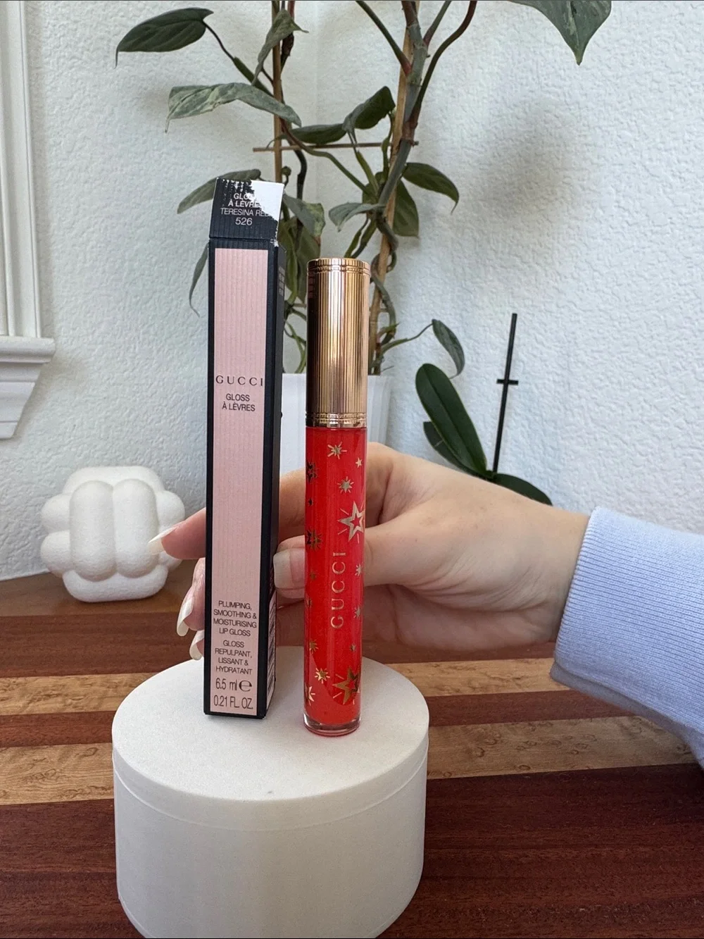 Gucci Hydrating Plumping Lip Gloss - 526 teresina red